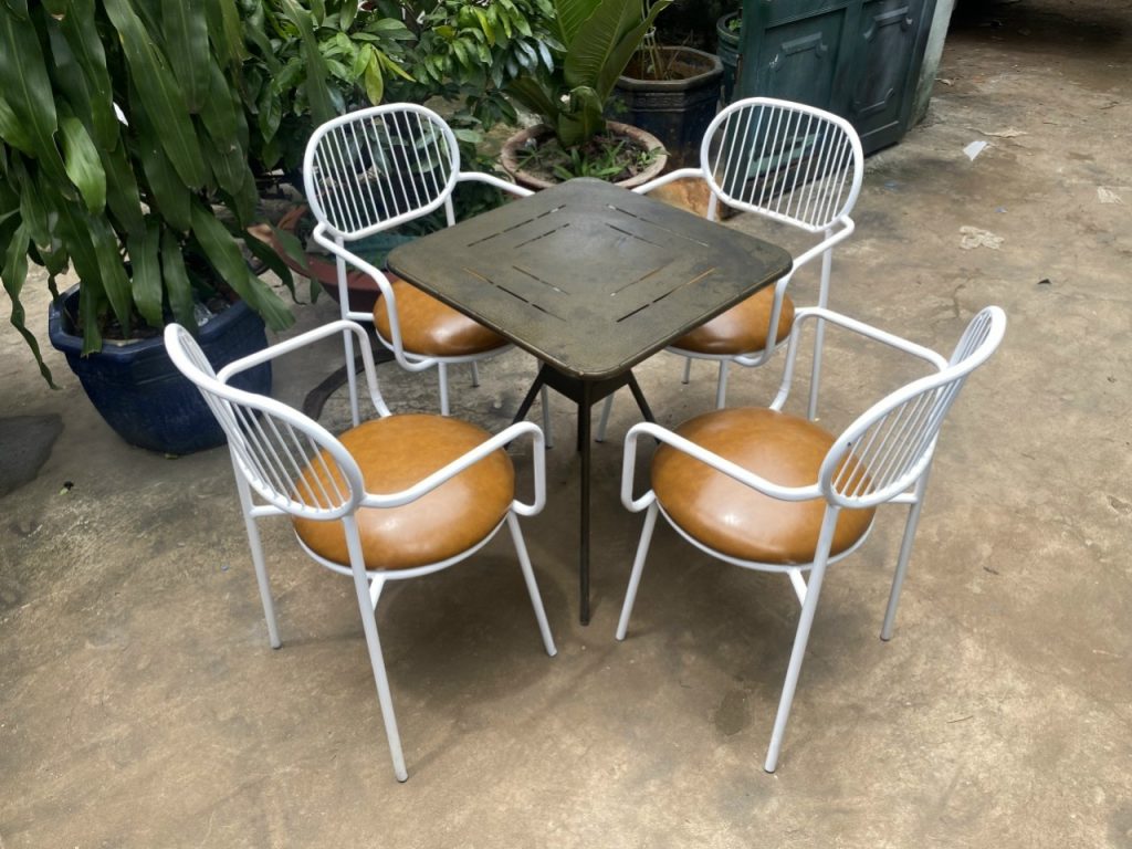 Bàn ghế rẻ bền đẹp
